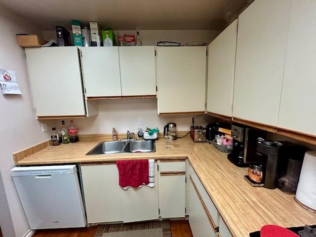 Kitchen Island Photo of 132 7451 Minoru Boulevard, Richmond, BC