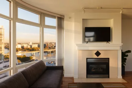 2305 1199 Marinaside Crescent, Vancouver, BC, Vancouver — Apartment/Condo for sale