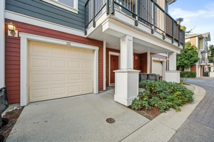 32 1111 Ewen Avenue, New Westminster, BC, New Westminster — Townhouse for sale