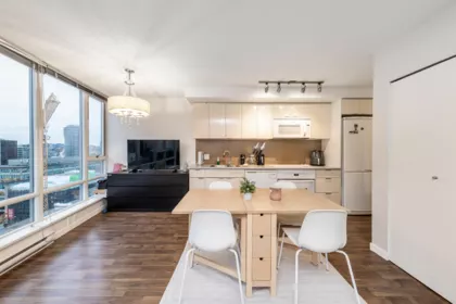 Breakfast Nook Photo of 1606 233 Robson Street, Vancouver, BC