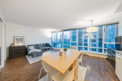 Kitchen Photo of 1606 233 Robson Street, Vancouver, BC