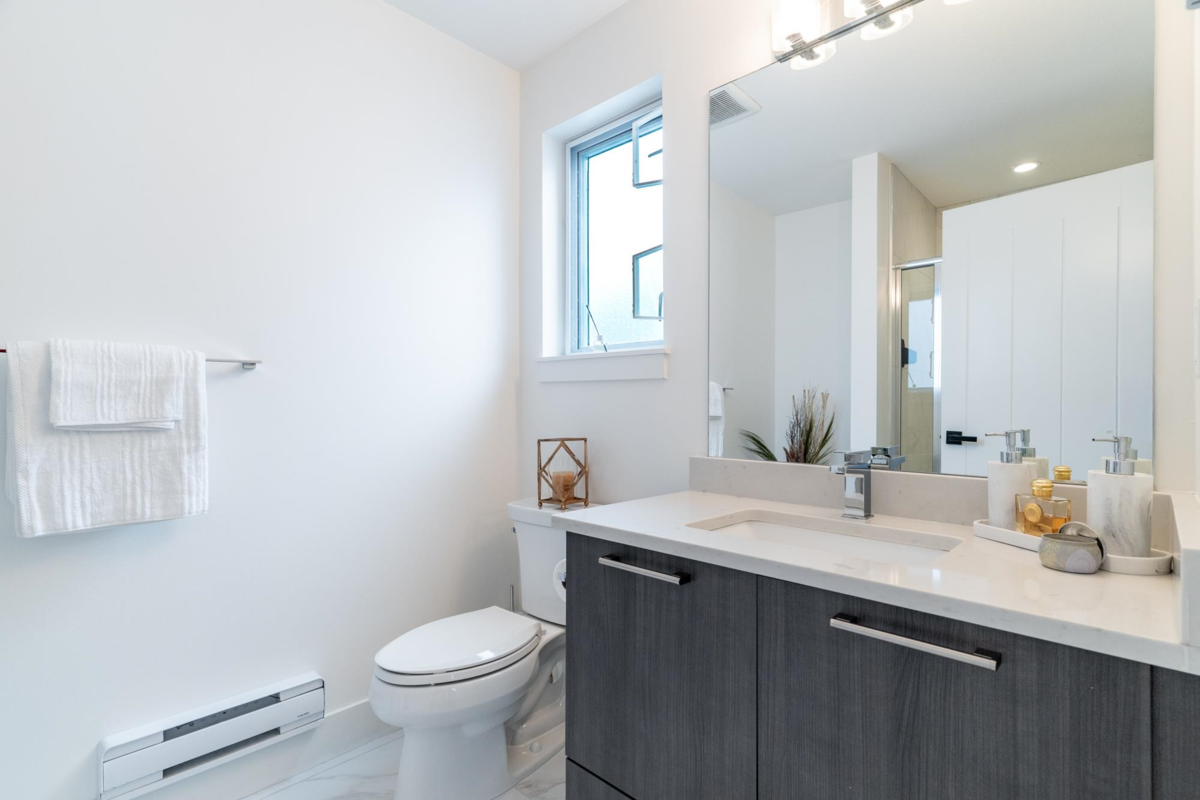 Laundry Room Photo of 155 2280 163 Street, Surrey, BC