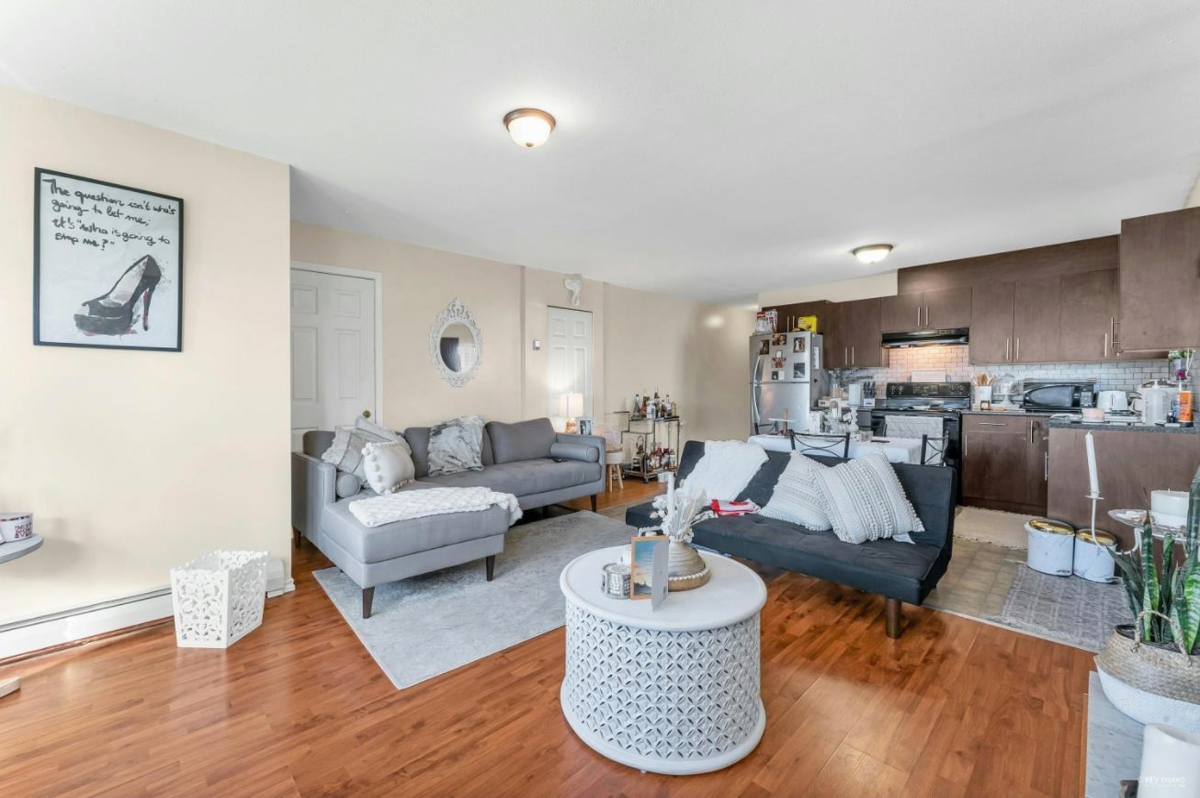 Breakfast Nook Photo of 11942 99 Avenue, Surrey, BC