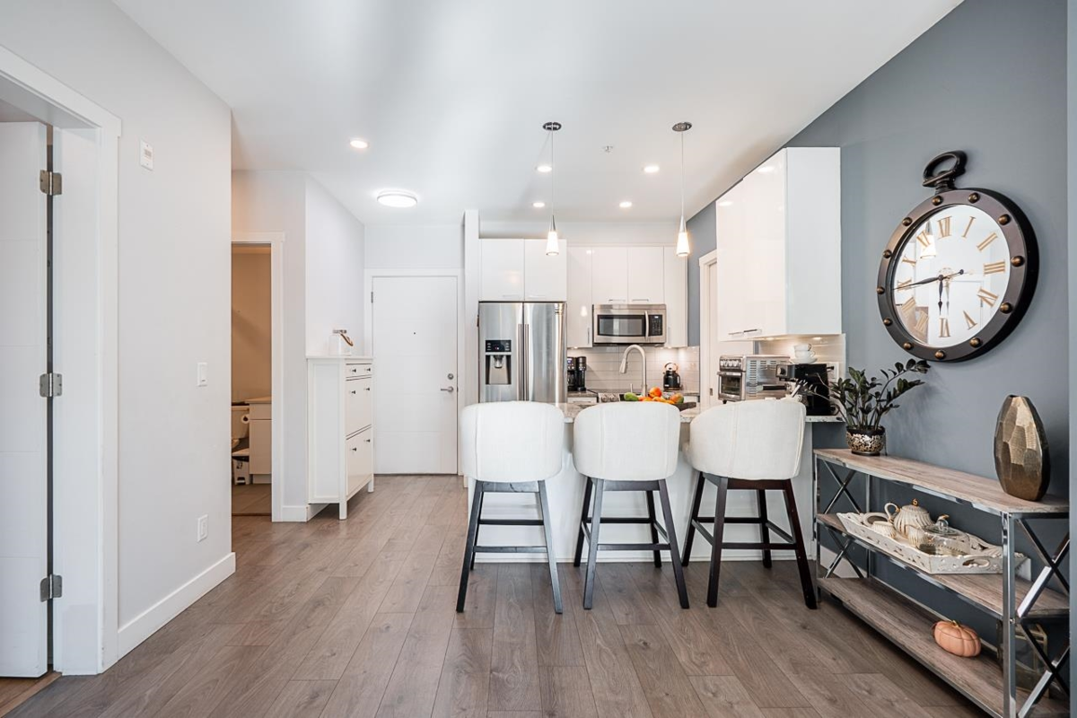 Kitchen Island Photo of 103 19940 Brydon Crescent, Langley, BC