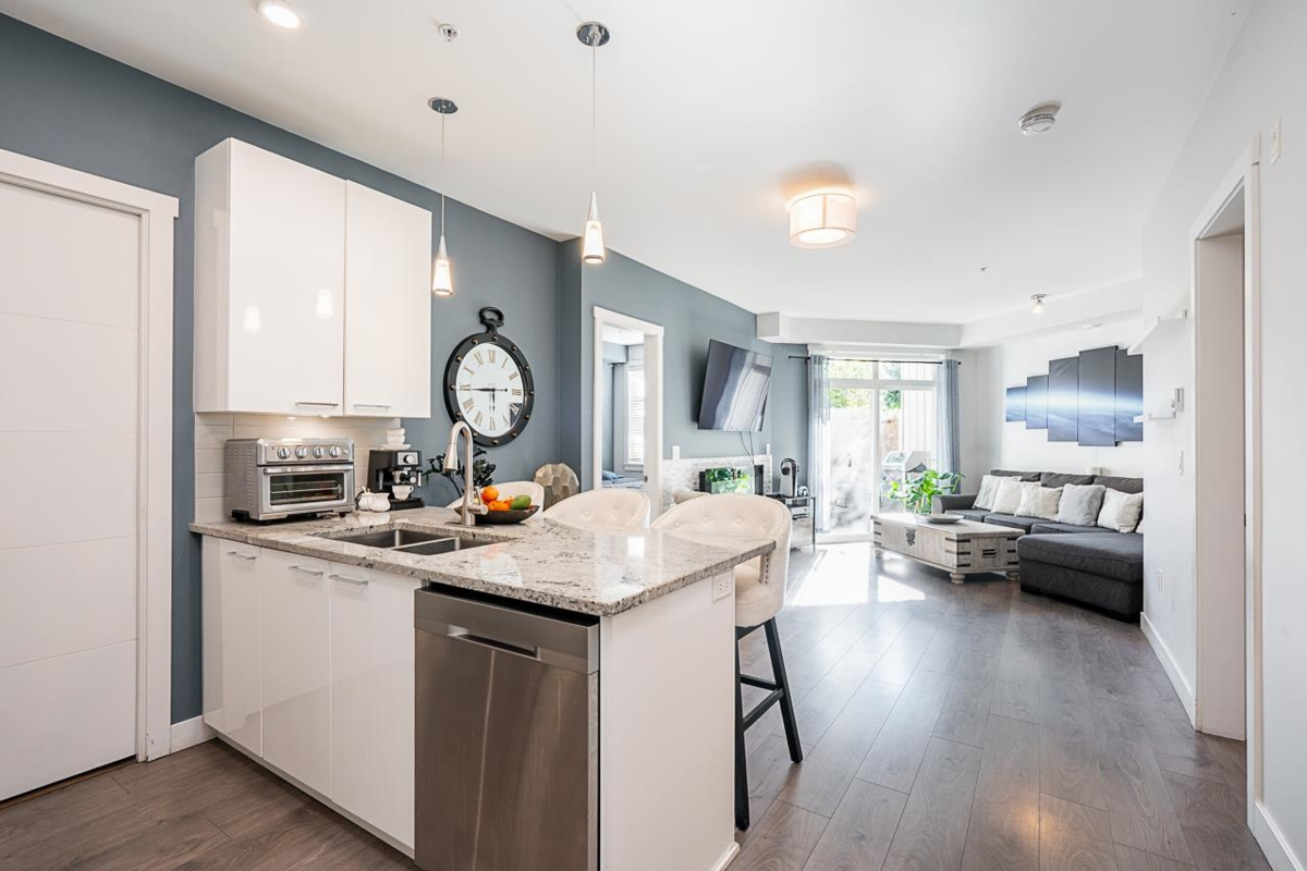 Kitchen Photo of 103 19940 Brydon Crescent, Langley, BC