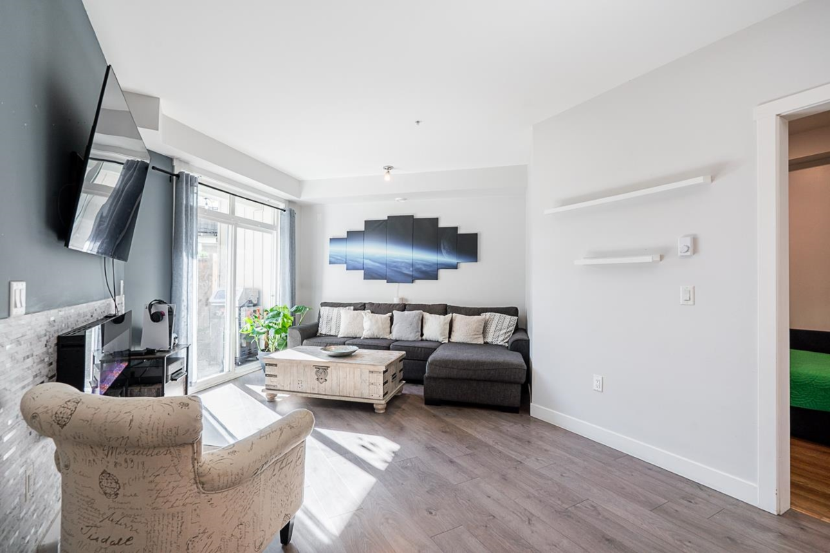 Living Room Photo of 103 19940 Brydon Crescent, Langley, BC