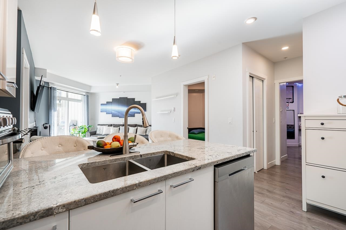 Primary Bathroom Photo of 103 19940 Brydon Crescent, Langley, BC