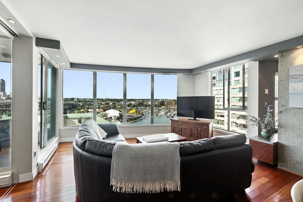 Dining Area Photo of 1405 1500 Howe Street, Vancouver, BC