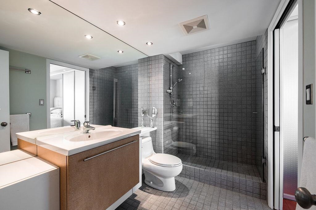 Entry Foyer Photo of 1405 1500 Howe Street, Vancouver, BC