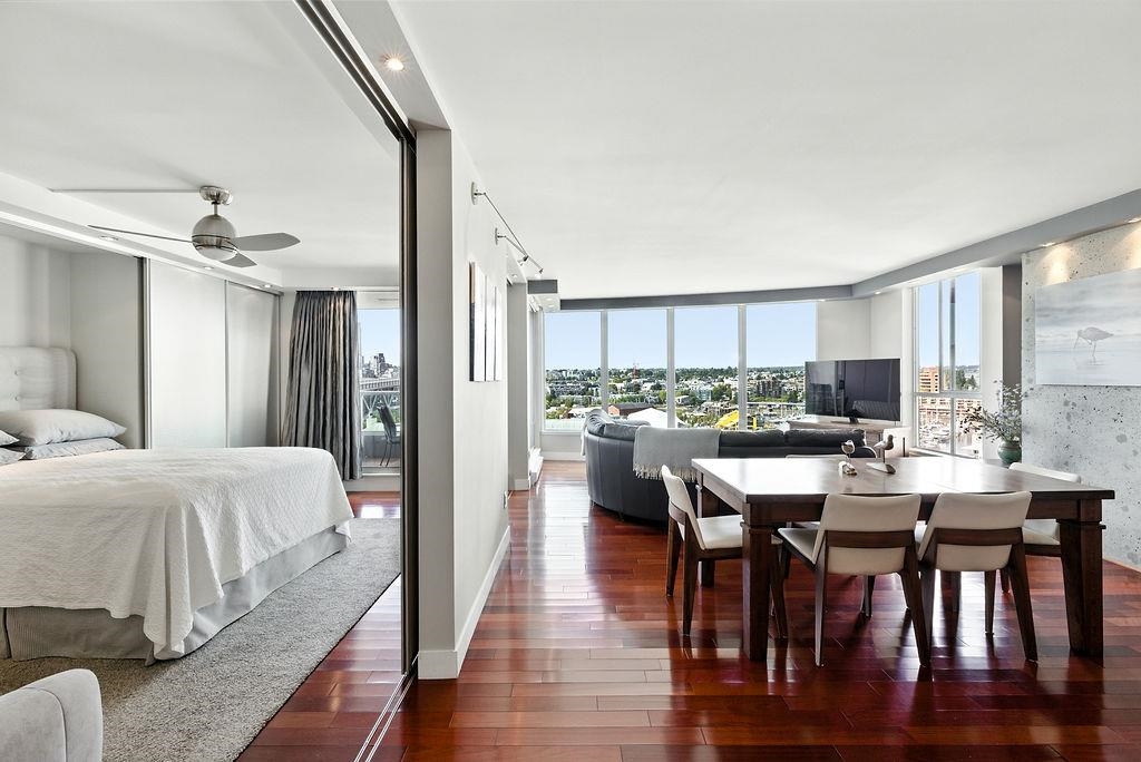 Kitchen Island Photo of 1405 1500 Howe Street, Vancouver, BC