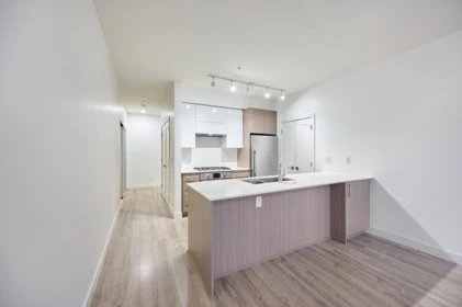 205 3971 Hastings Street, Burnaby, BC, Burnaby — Apartment/Condo for sale