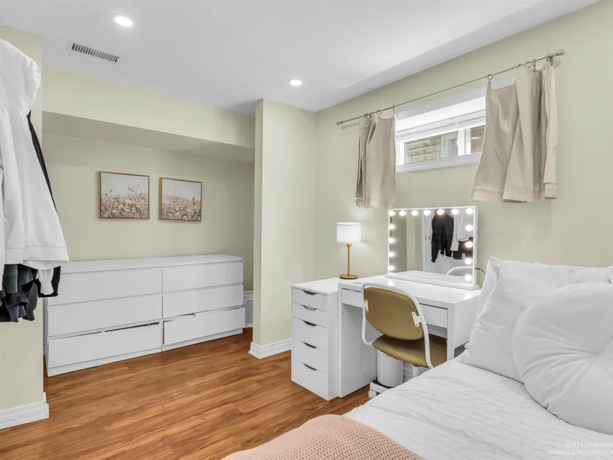 Outdoor Deck Photo of 2433 Philip Avenue, North Vancouver, BC