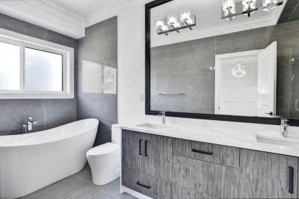 Guest Bathroom Photo of 9053 Alexandria Crescent, Surrey, BC