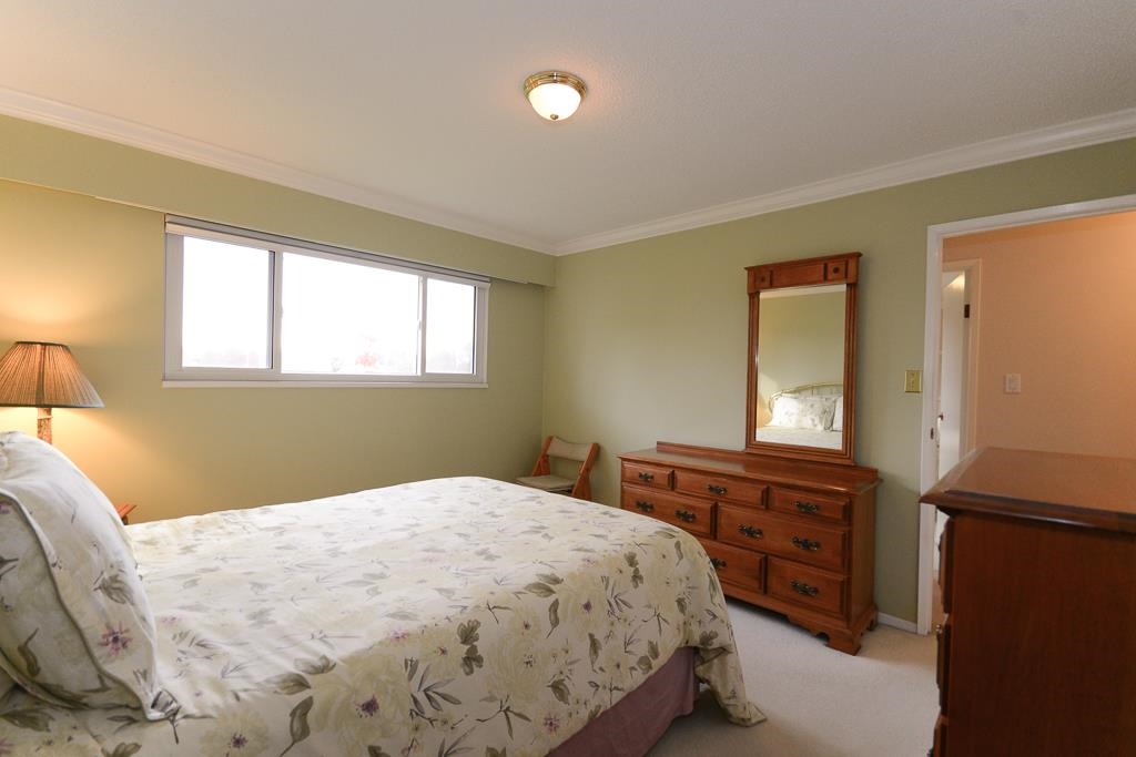 Basement Recreation Room Photo of 6720 Goldsmith Drive, Richmond, BC