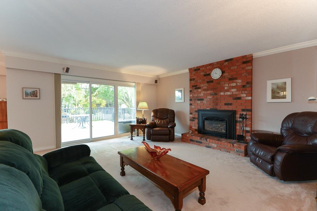 Dining Area Photo of 6720 Goldsmith Drive, Richmond, BC