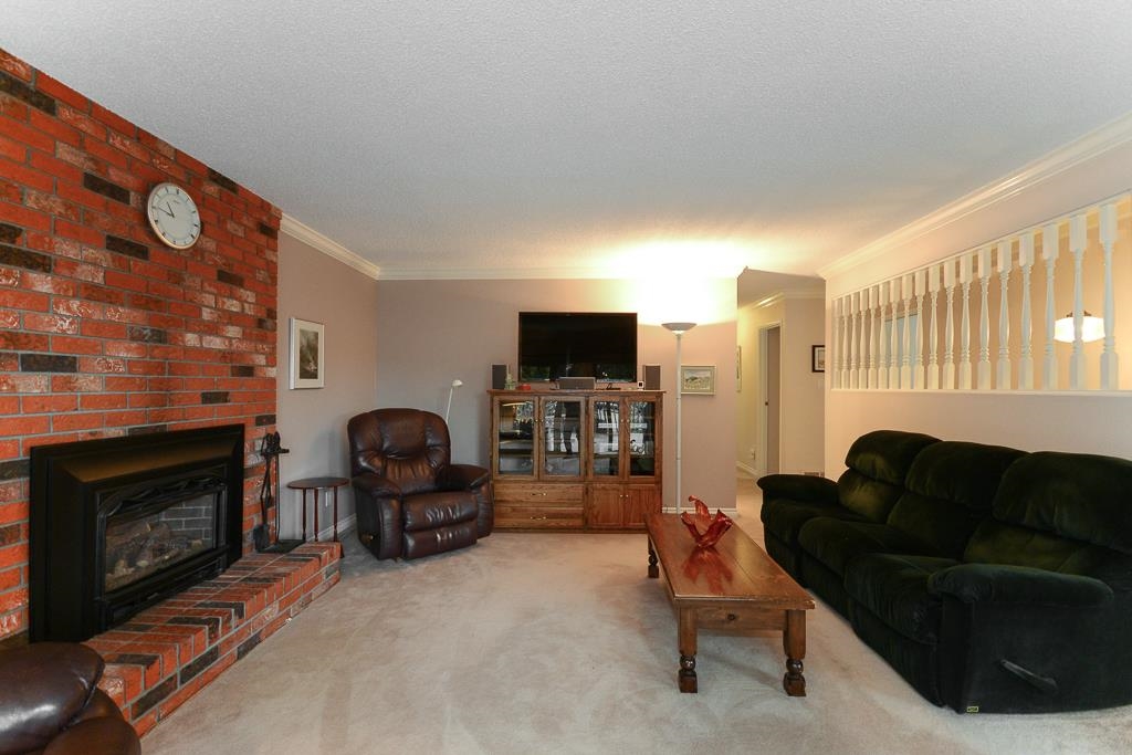 Kitchen Island Photo of 6720 Goldsmith Drive, Richmond, BC