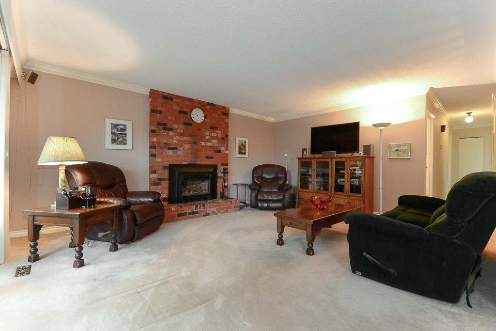 Kitchen Photo of 6720 Goldsmith Drive, Richmond, BC