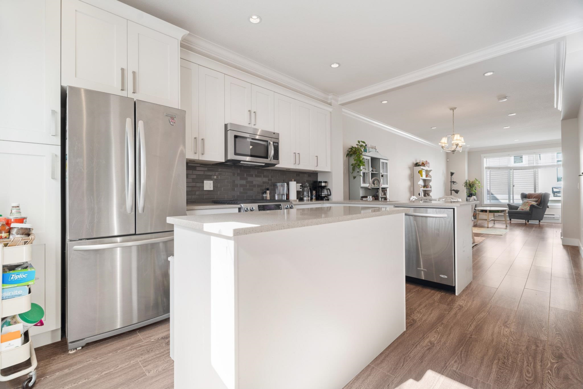 Breakfast Nook Photo of 37 6591 195a Street, Surrey, BC