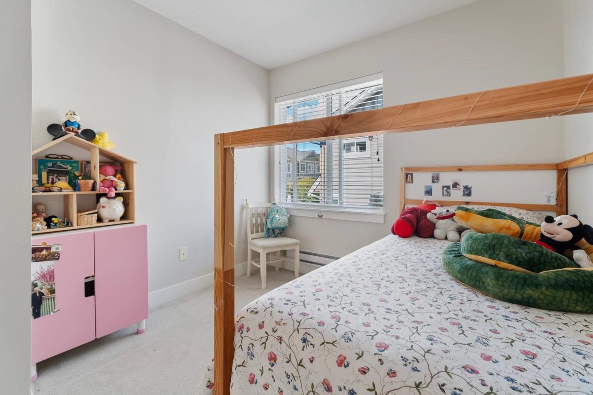 Guest Bathroom Photo of 37 6591 195a Street, Surrey, BC