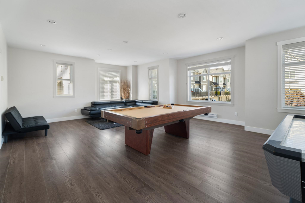 Hallway Photo of 37 6591 195a Street, Surrey, BC