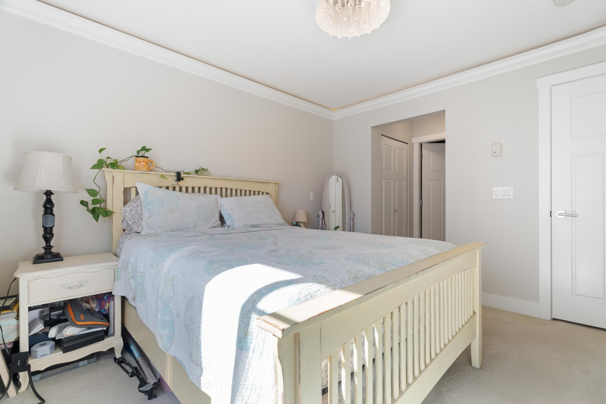 Walk-In Closet Photo of 37 6591 195a Street, Surrey, BC