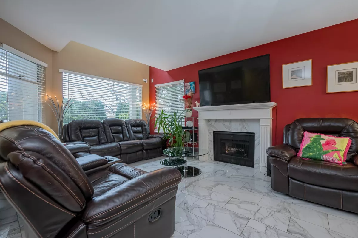 Breakfast Nook Photo of 101 1225 Merklin Street, White Rock, BC