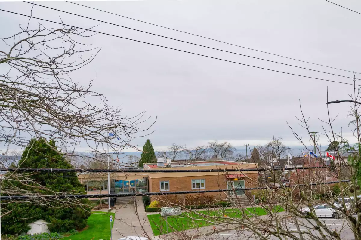 Outdoor Deck Photo of 101 1225 Merklin Street, White Rock, BC