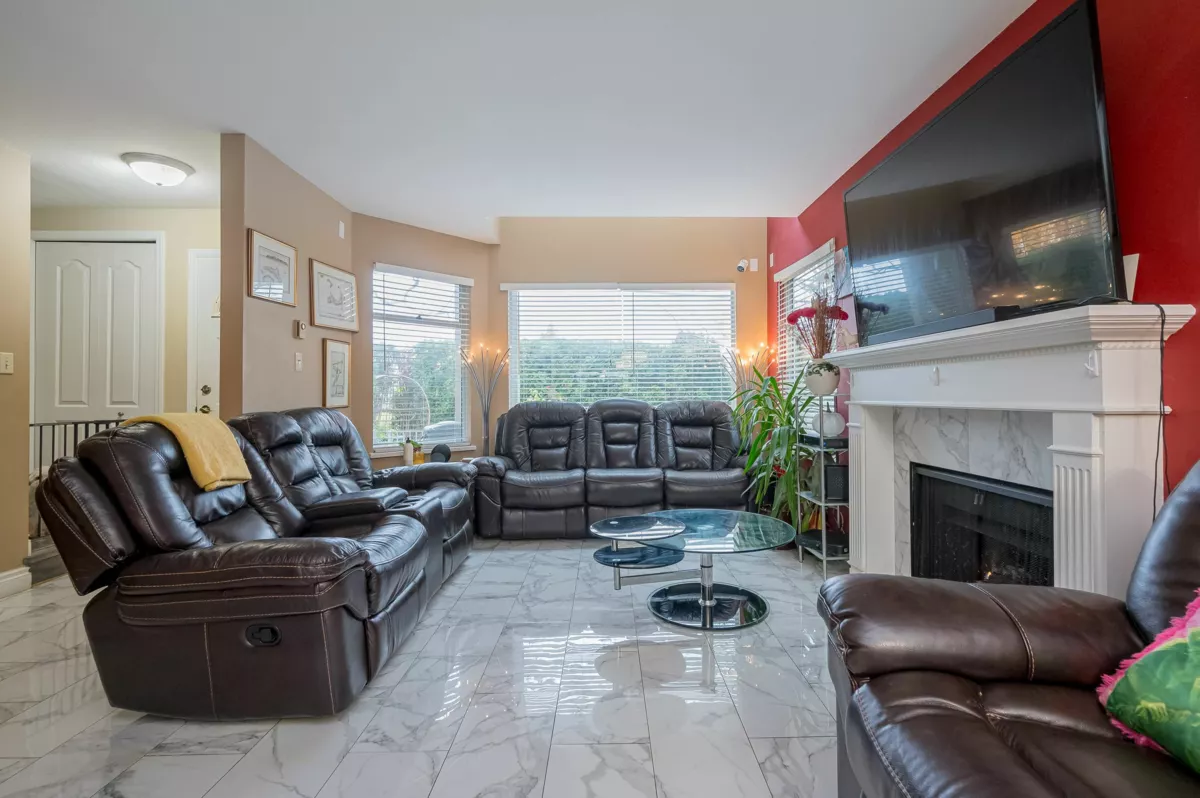 Primary Bathroom Photo of 101 1225 Merklin Street, White Rock, BC