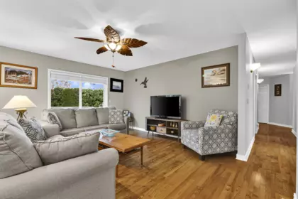 Basement Recreation Room Photo of 8518 165a Street, Surrey, BC