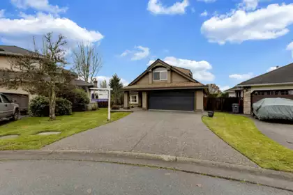 8518 165a Street, Surrey, BC, Fleetwood Tynehead — 4 bed single family residence for sale