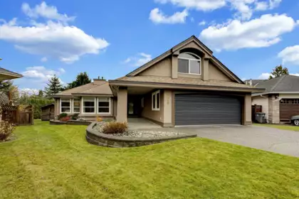 8518 165a Street, Surrey, BC, Surrey — Single Family Residence for sale