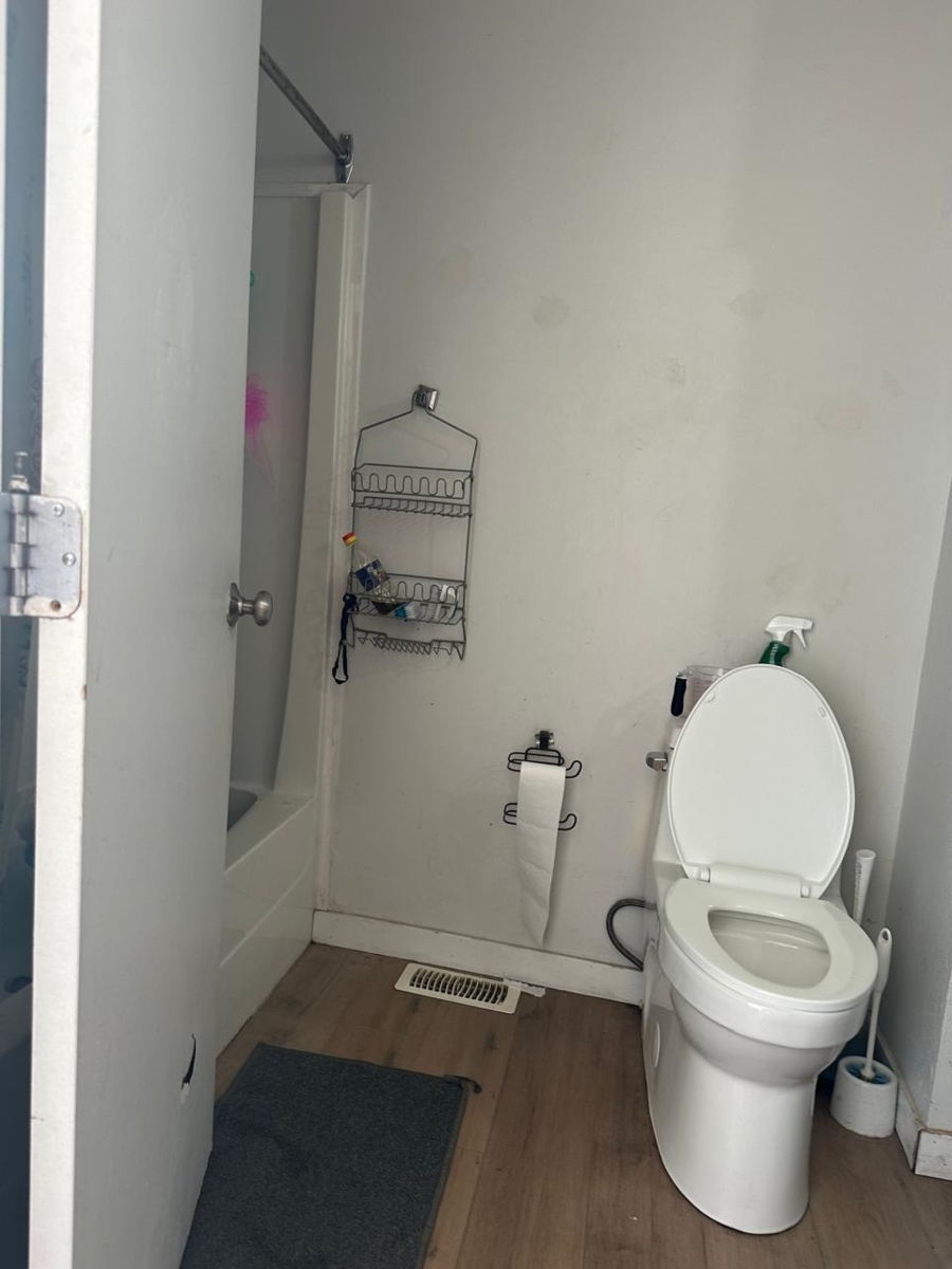 Kitchen Island Photo of 46084 Brooks Avenue, Chilliwack, BC