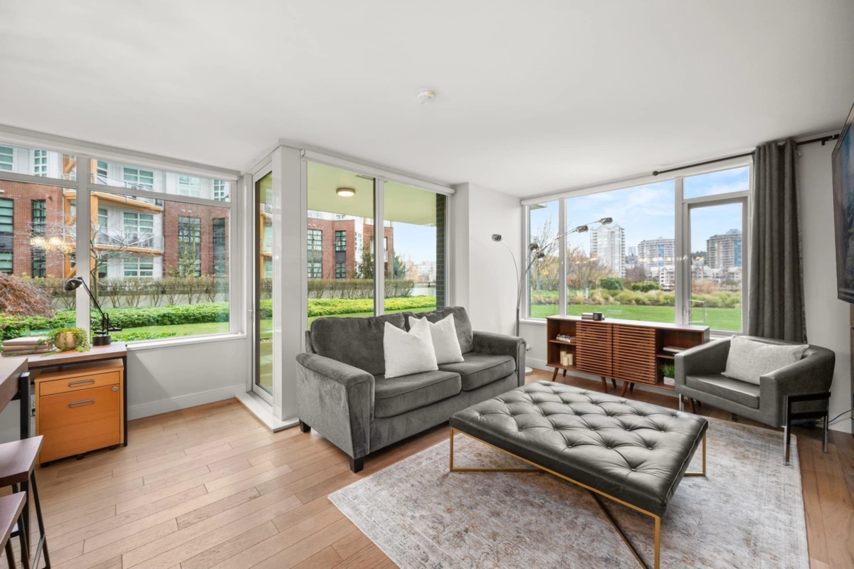 Family Room Photo of 204 210 Salter Street, New Westminster, BC