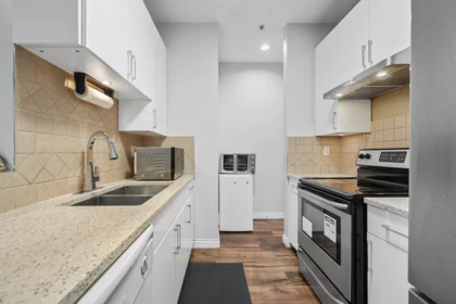 203 6460 Main Street, Vancouver, BC, Vancouver — Apartment/Condo for sale