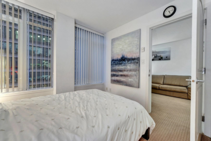 Powder Room Photo of 1506 610 Granville Street, Vancouver, BC