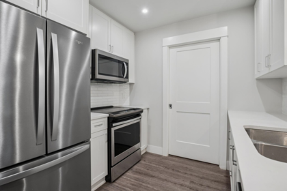 Walk-In Closet Photo of 4308 2180 Kelly Avenue, Port Coquitlam, BC