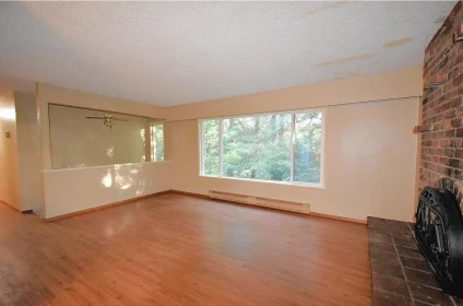 Breakfast Nook Photo of 2240 Oldershaw Road, Roberts Creek, BC