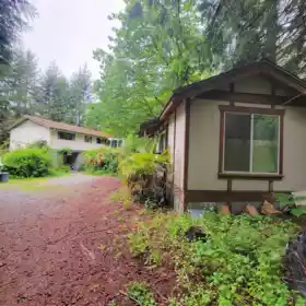 2240 Oldershaw Road, Roberts Creek, BC, Roberts Creek — 4 bed single family residence for sale