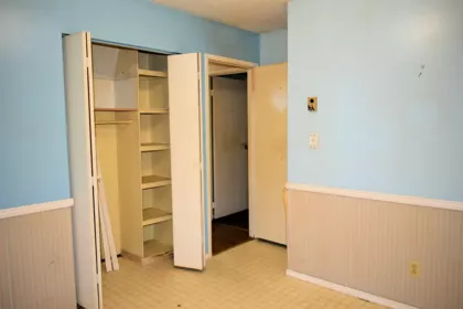 Hallway Photo of 2240 Oldershaw Road, Roberts Creek, BC