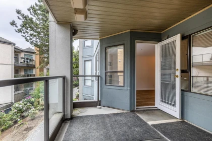Mudroom Photo of 201 15241 18 Avenue, Surrey, BC