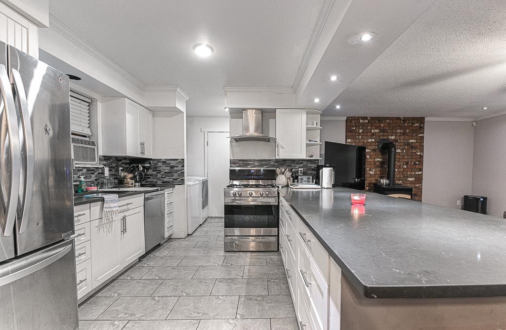 Breakfast Nook Photo of 28712 58 Avenue, Abbotsford, BC