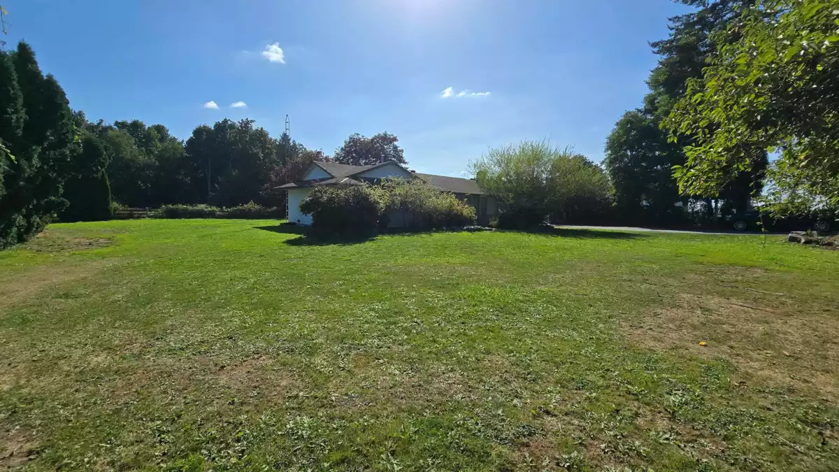 Entry Foyer Photo of 28712 58 Avenue, Abbotsford, BC