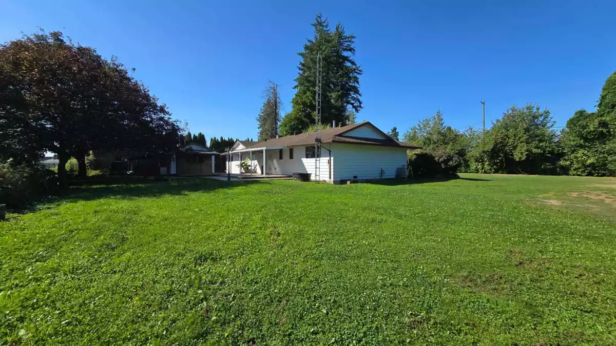 Guest Bathroom Photo of 28712 58 Avenue, Abbotsford, BC