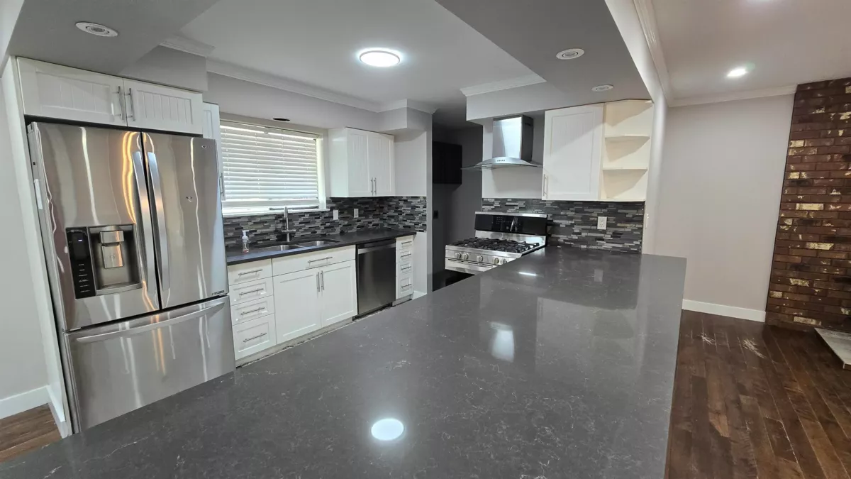 Kitchen Photo of 28712 58 Avenue, Abbotsford, BC