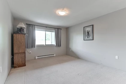 Breakfast Nook Photo of 207 33233 Bourquin Crescent, Abbotsford, BC