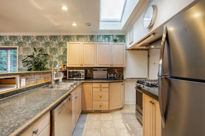 430 Garrett Street, New Westminster, BC