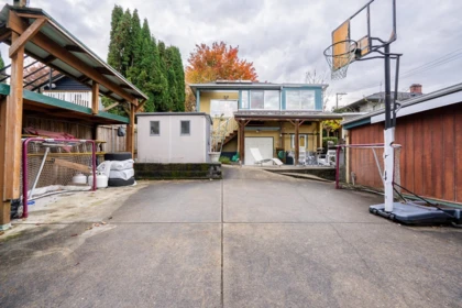 Front Yard Photo of 430 Garrett Street, New Westminster, BC