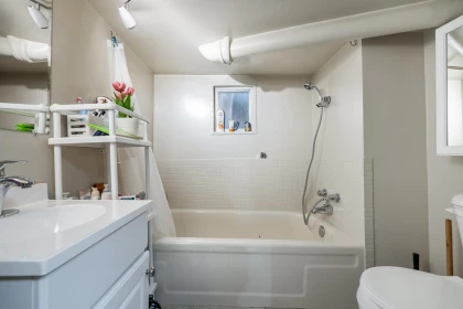 Powder Room Photo of 430 Garrett Street, New Westminster, BC