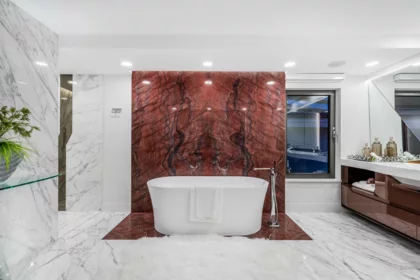 Hallway Photo of 1123 Crestline Road, West Vancouver, BC