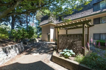 107 466 E Eighth Avenue, New Westminster, BC